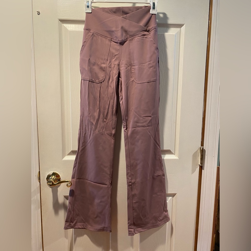 Light purple yoga pants size small
